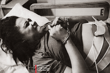 Life in a Russian Women's prison de Jane Evelyn Atwood en couverture de The Independent Magazine